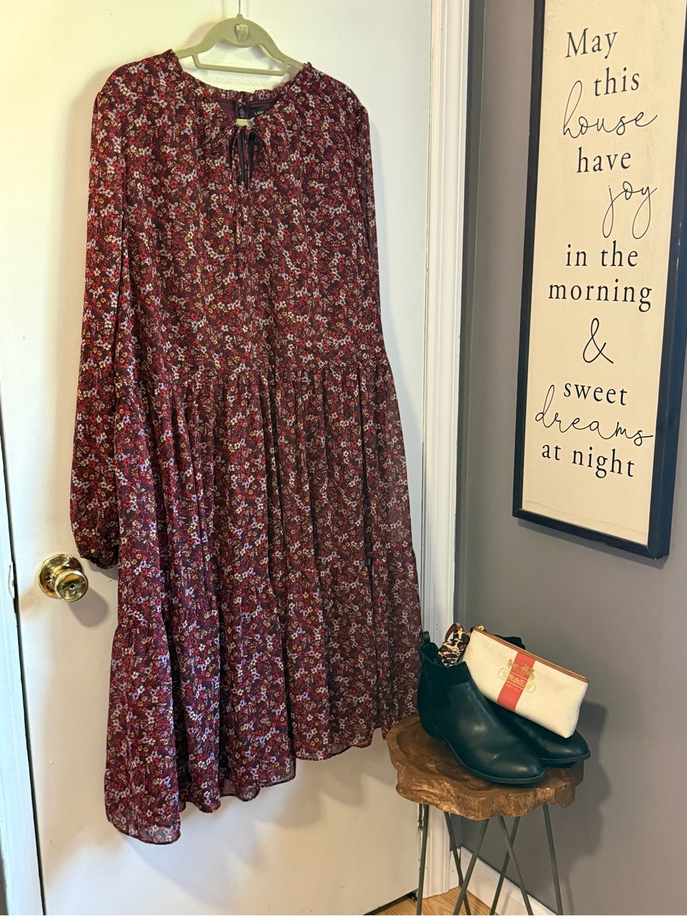 Lane Bryant Burgundy Floral Light Weight Long-Sleeve Tiered Dress